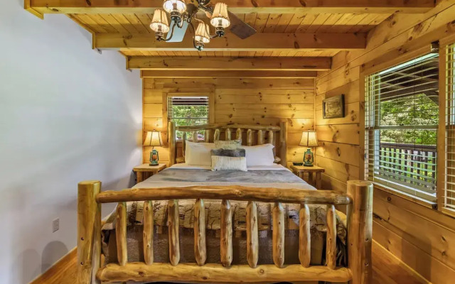 Cabin w/ Hot Tub, Theater & Games!