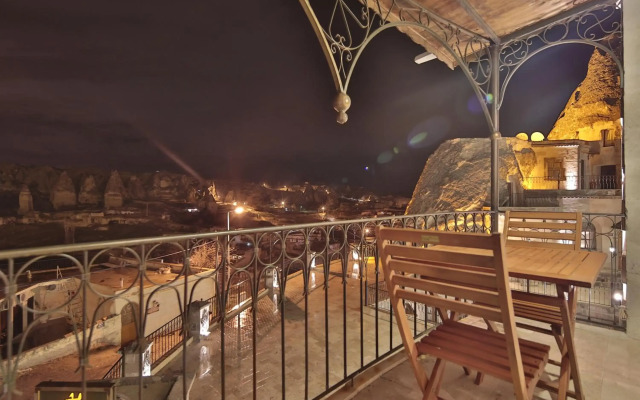 Harman Cave Hotel