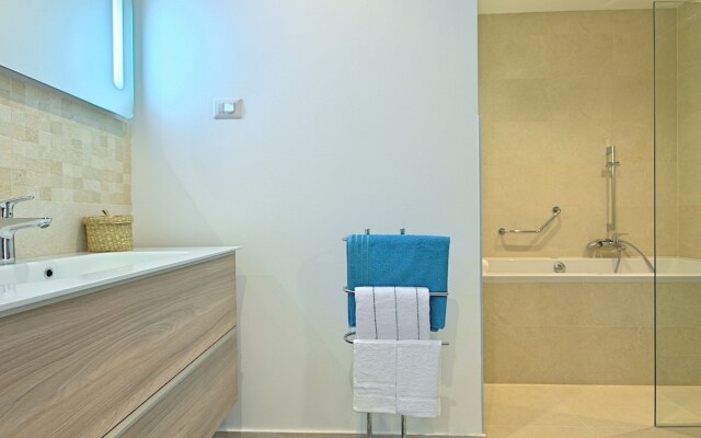 Luxurious Villa in Porec With Jacuzzi