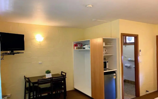 Mountain Creek Motel