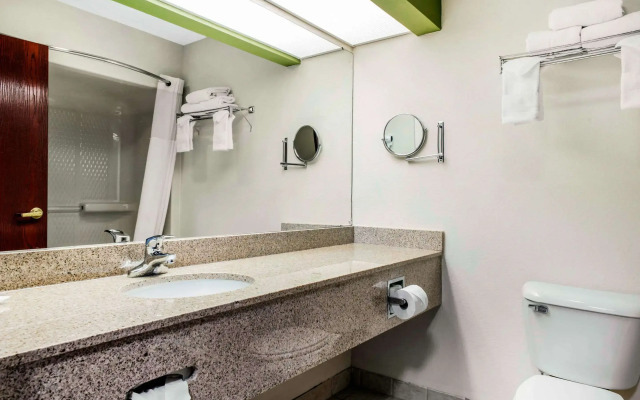 Quality Inn & Suites Anderson I-69