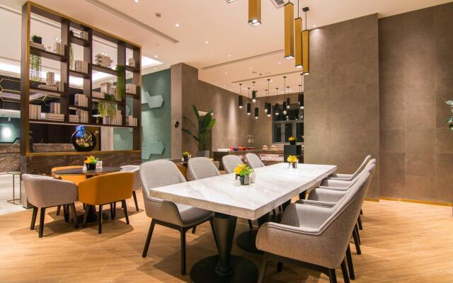 Yitel Premium Hotel (Shanghai Lujiazui Oriental Pearl)