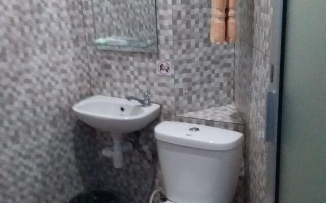 OYO 178 Denata B&B