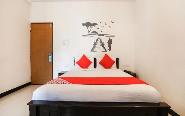 Oyo 29638 Gmr 18 Hotel