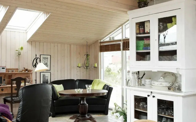 Quaint Holiday Home in Henne near Beach