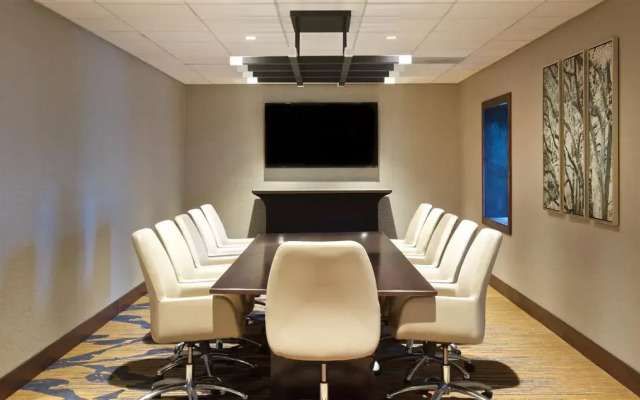 Embassy Suites by Hilton Portland Tigard