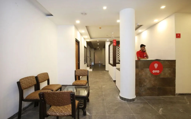OYO 303 Madhya Marg Chandigarh