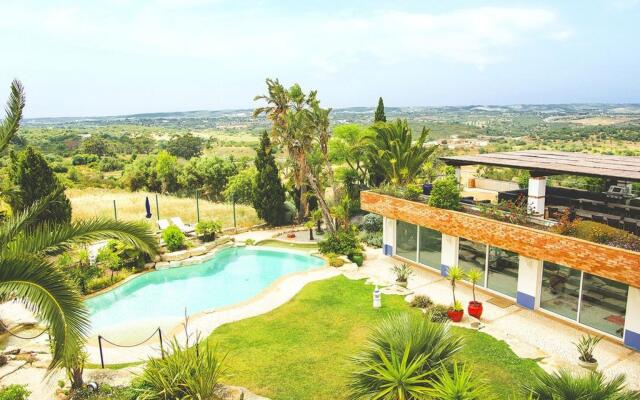 Monte Doiro Refugio Design