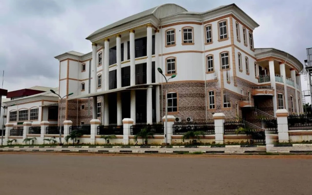 Zeus Paradise Hotel Abuja