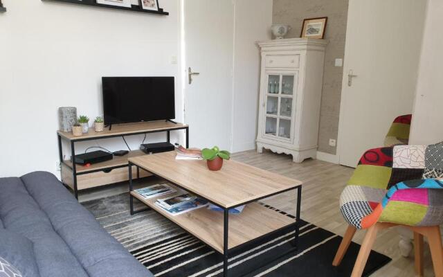 Les Gravelots (Adults Only)