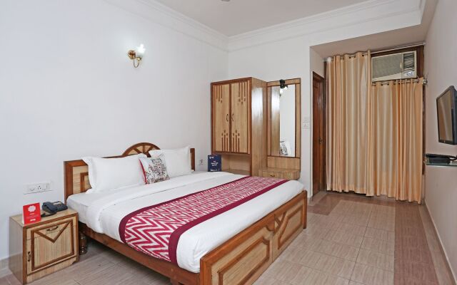 OYO 10072 Hotel Amrit Regency