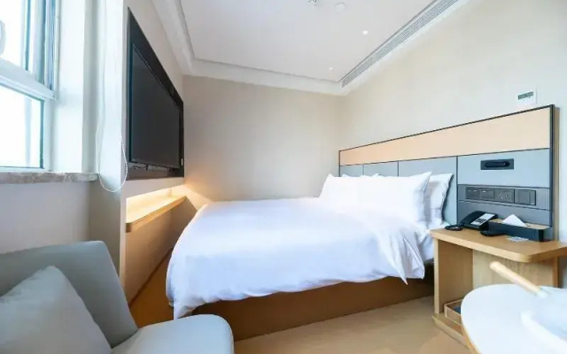 Ji Hotel Shanghai Jiangsu Road Subway Station