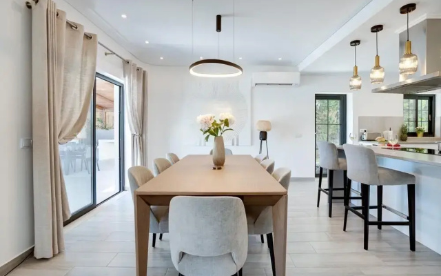 Luxurious 4 bed Villa in Loul