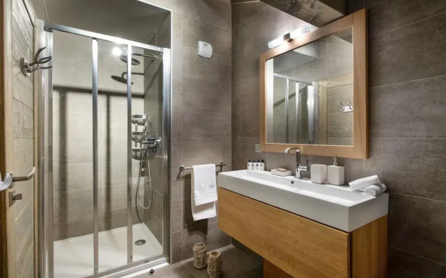 Whistler Lodge Penthouse T6 B13-14