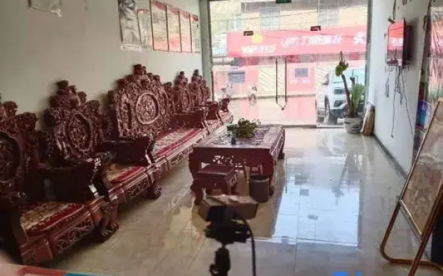 Yajing Theme Hotel