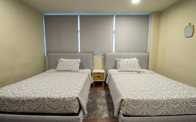 Polanco Apartment - Elevator, Parking- Sleeps 10