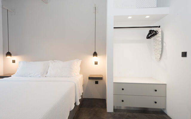Calme Suites Mani