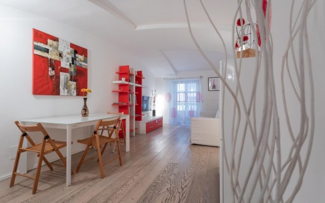Red Studio Near Porta Nuova by Wonderful Italy