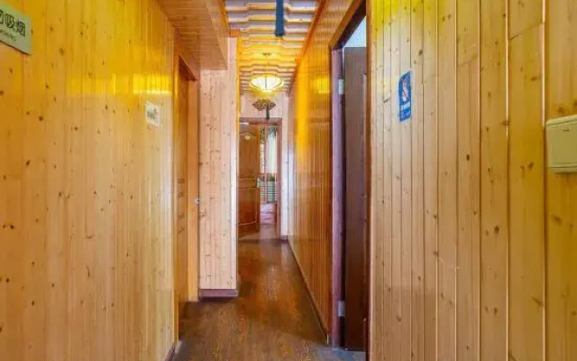365 Boutique Inn