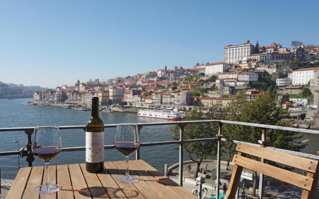 Porto View by Patio 25