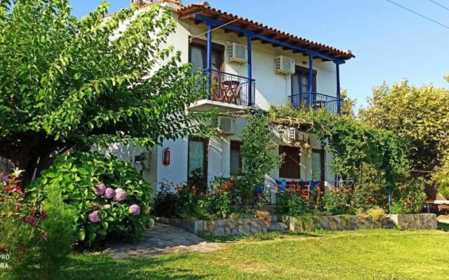 Mirsini Apartments