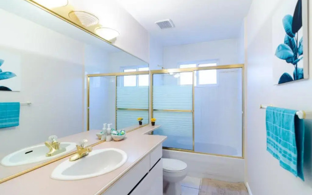 Great Guest Suite in a Gorgeous House
