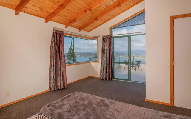 Sensational on Centennial - Whitianga Holiday Home