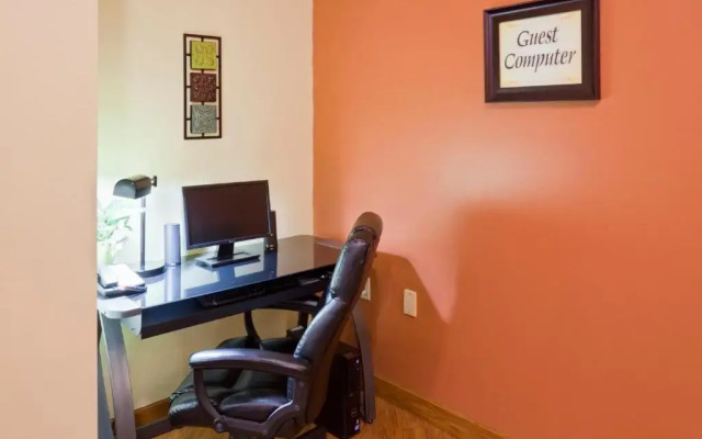 Paynesville Inn And Suites