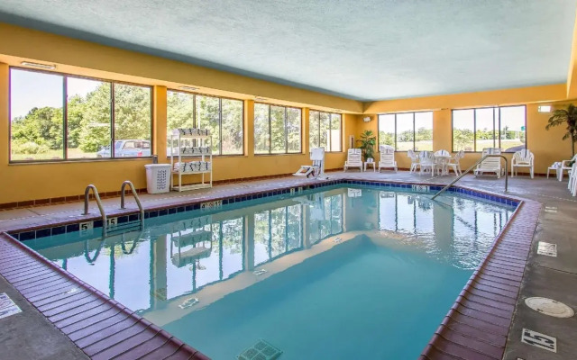 Comfort Suites Hopkinsville near Fort Campbell