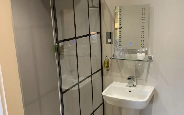 OYO Harmony Apartments