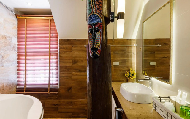 Le Charcoa Hotel