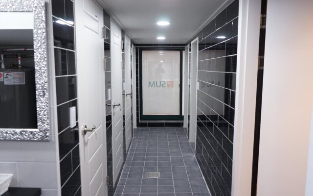 Sum Guesthouse Nampo Garosugil - Hostel