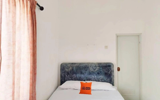 KoolKost @ Wiyung (Minimum Stay 30 Nights)