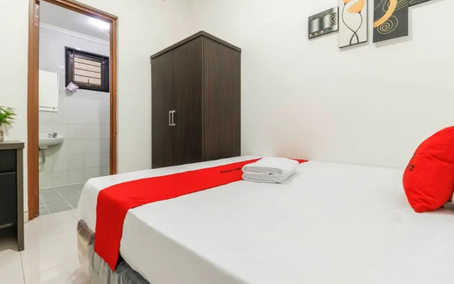 RedDoorz Plus near Trisakti University