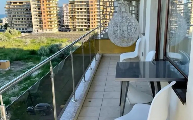 Infinity Summerland Apartment