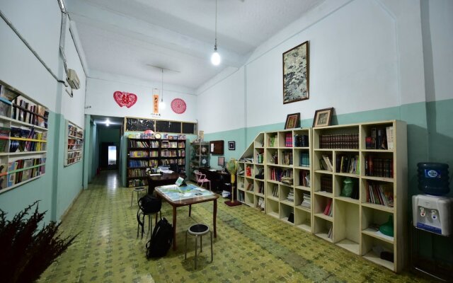 Dazhong Backpackers Hostel