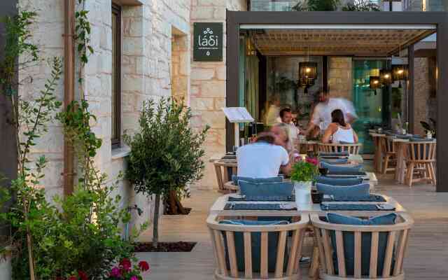 Airis Boutique & Suites