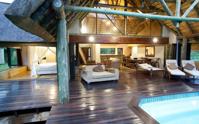 Rhino River Lodge