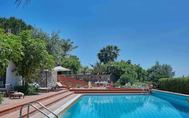 Suite Margherita With Private Garden and Shared Pool