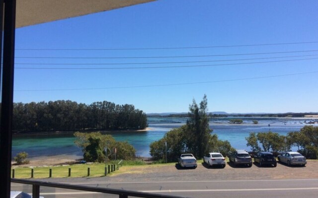 Wallis View - Lakeside Family Retreat