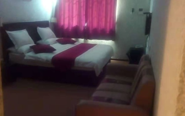 Esiya Hotel