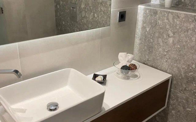 Roula Kotsonis Superior Apartment