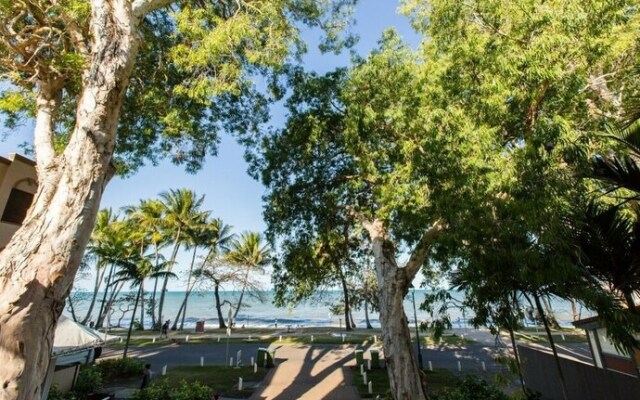 603 On The Beach Luxury Apartment