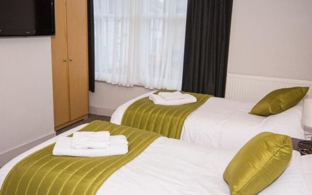 Fryatt Hotel & Bar