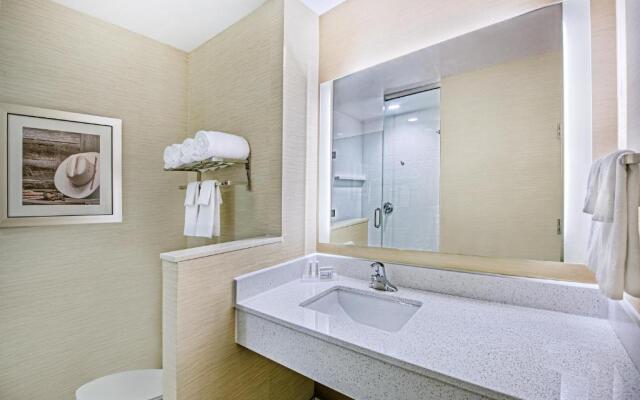 Fairfield Inn & Suites by Marriott Van Canton Area