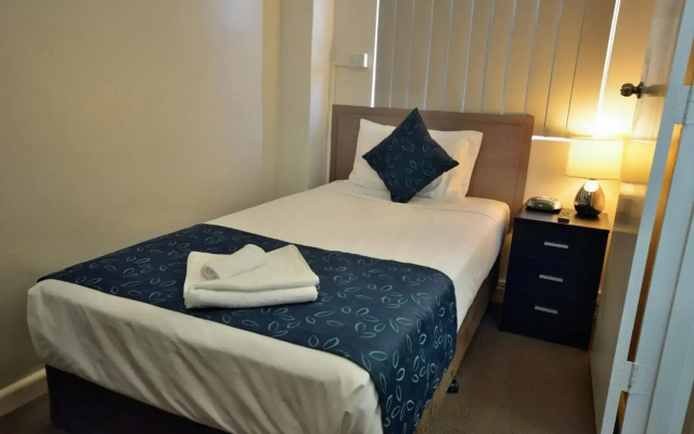 Lees Hotel