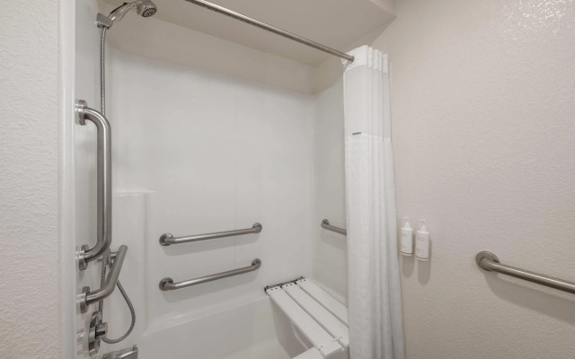 Super 8 by Wyndham Fort Bragg