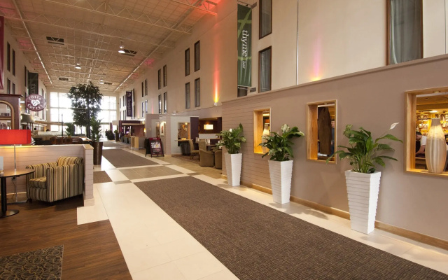 Premier Inn Heathrow Airport T2 & T3 (Bath Road)