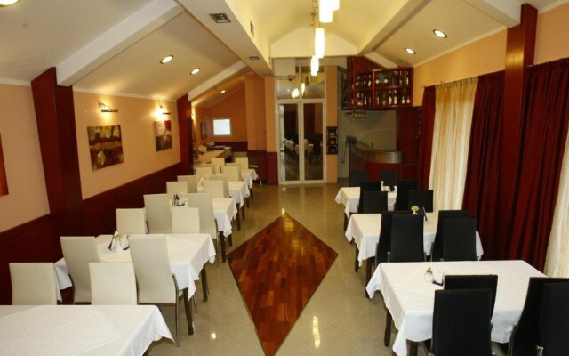 Garni Hotel Semlin B&B