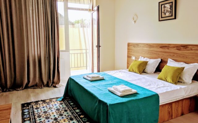 Hotel Canvas